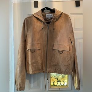 Wilson genuine suede leather waist lenght jacket size xl with hood beige color
